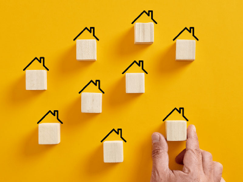 Featured image for “Expert Forecasts for the 2025 Housing Market”